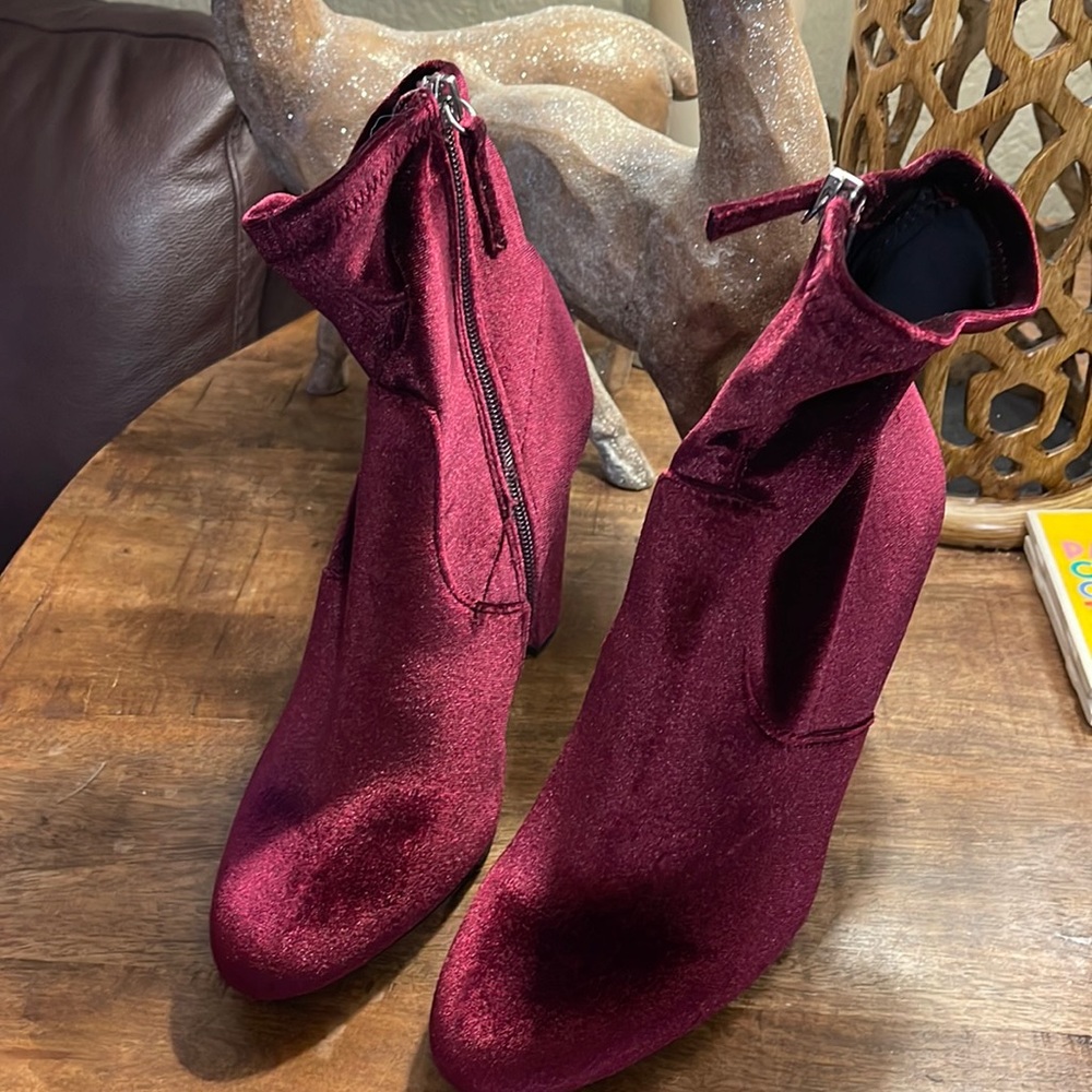 Steve Madden burgandy velvet booties